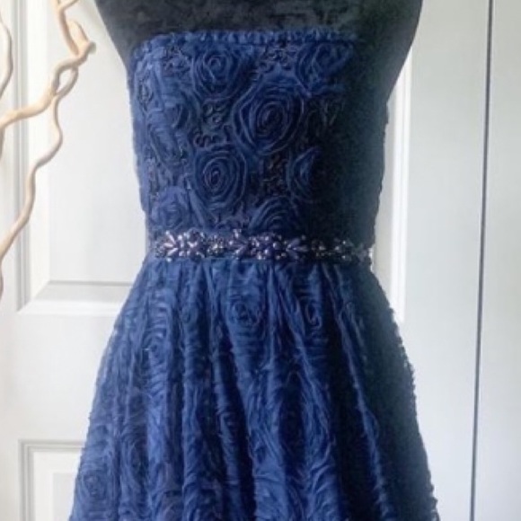 Adrianna Papell strapless rosette long gown - Picture 2 of 4